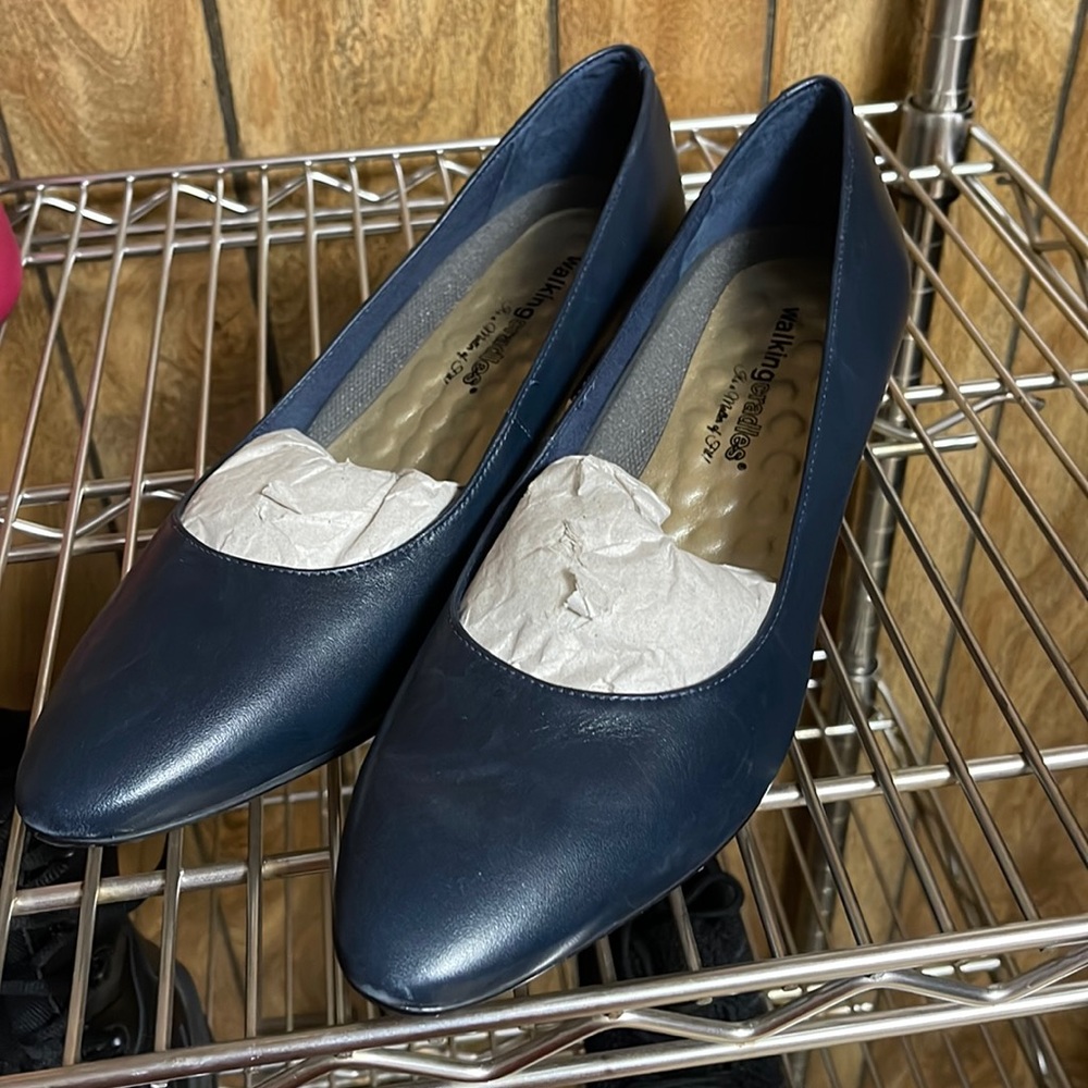 Walking cradles size 12m brand new